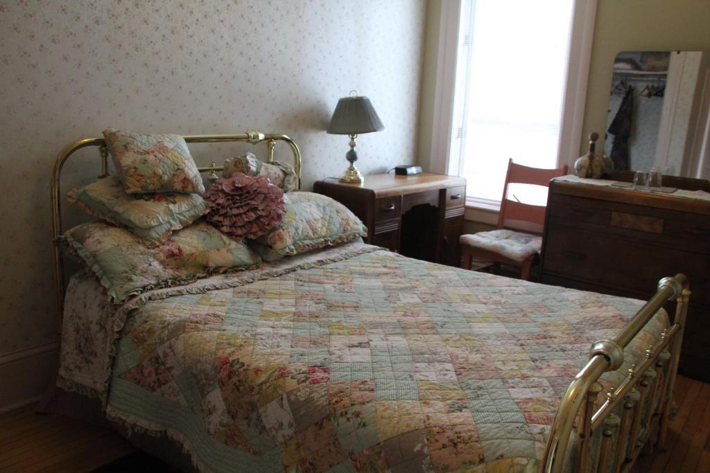Downtown Bed & Breakfast Moncton Room photo